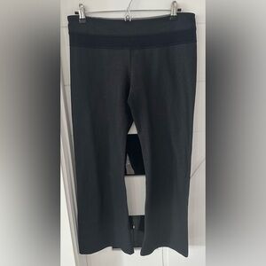 Lululemon: Women’s Pants - Size 10 (Inseam approx 28in)